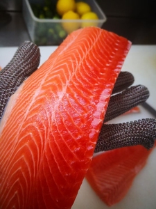 000人付款淘宝新西兰进口帝王鲑鱼整条