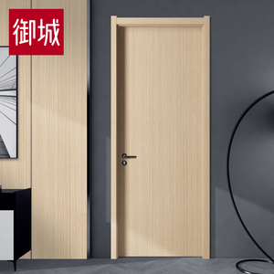 原木色木门