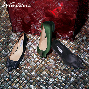 万里马女鞋浅口平底单鞋真皮尖头低跟真丝布面名缓气质淑女鞋粗跟