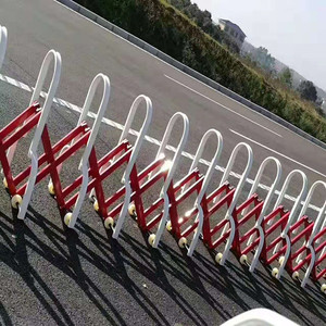 公路伸缩活动护栏可推拉护栏高速公路收费站停车场移动活动栅栏