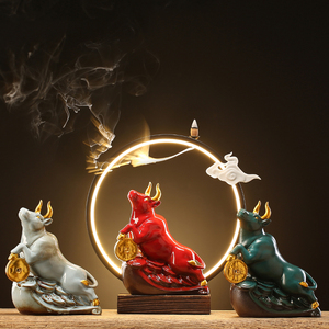 创意牛气冲天牛转乾坤灯圈陶瓷摆件办公室招财牛工艺品开业贺礼品