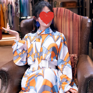 妻子的浪漫旅行3谢娜明星同款衣服秋冬中长款印花几何收腰连衣裙