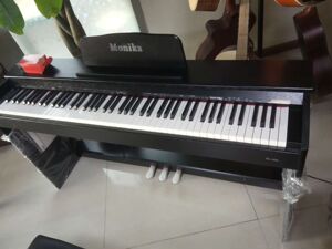 莫妮卡电钢琴