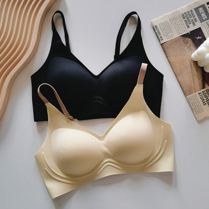无痕内衣女无钢圈小胸聚拢收副乳防下垂调整型背心式运动乳胶文胸