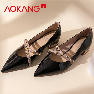 奥康春季新款浅口尖头英伦风皮鞋女百搭粗跟时尚显瘦气质漆皮单鞋