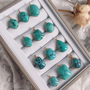 天然原矿湖北绿松石高瓷水滴蛋面镶嵌18k金吊坠挂坠女款珠宝饰品