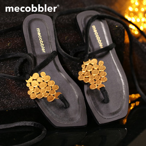 Mecobbler 意大利设计款罗马浮雕镀金绕带凉鞋夹脚趾绑带平底凉鞋