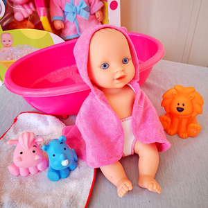 小宝洗澡过家家仿真软胶娃娃带喷水动物玩偶澡盆游泳玩水游戏套装
