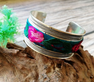 风成人儿童银饰苗族手环脚链舞台表演苗家八五个铃铛镀银手镯1人付款