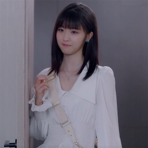 终于轮到我恋爱了苏颜兮林昕宜同款白色收腰短款翻领灯笼袖衬衫女