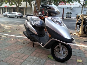 实体店同步 全新正品国四电喷踏板车摩托车hj125t-23男女通用