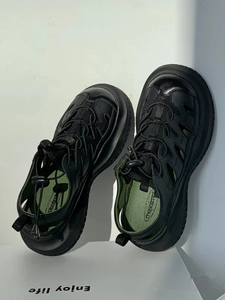 黑武士凉鞋女小众设计感2024新款夏外穿厚底镂空罗马大头运动单鞋