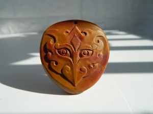 天然宣化战国红手工雕刻 兽面吊坠