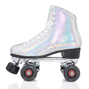 新款男女成人镭射面料双排溜冰鞋金属支架PU闪光轮透气舒适轮滑鞋