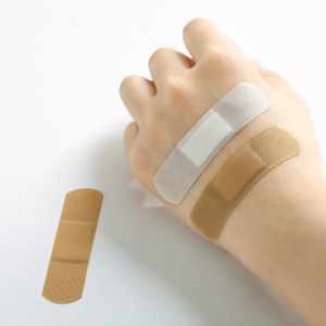 日本创可贴透明透气100片家用止血伤口创口贴医用防磨脚隐形后跟