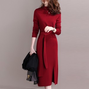 红色羊毛针织连衣裙女秋冬中长款绑带收腰气质半高领开叉打底裙子