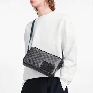 2020新款男包时尚休闲男士斜挎包真皮格子单肩包百搭小方包lv&ho