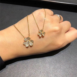 vca/梵克雅宝 frivole 三叶草项链 18k黄金迷你满钻花瓣锁骨链 女