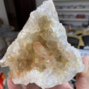 天然赞比亚三角形红隐山水晶簇骨干原石 重672克