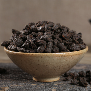 厂家销02年勐海老班章400年古树枣香茶化石碎银子熟茶100克高品质