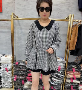 妃儿红2021秋款加肥加大码女装娃娃领领格子衬衫百搭a版显瘦上衣