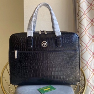 000人付款天猫stefano ricci/史蒂芬男包哑光鳄鱼皮镀金装饰标志性