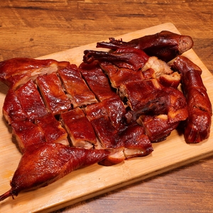 百草鸭酱鸭卤鸭子酱板鸭江苏特产鸭肉小吃整只600g卤味下酒菜熟食