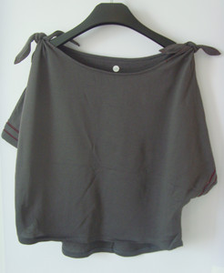 宽版蝙蝠袖t恤女