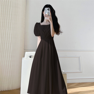 赫本风褶皱方领连衣裙夏季复古法式收腰显瘦高端精致黑色礼服长裙