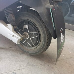 电动三轮车前轮挡泥板