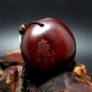 文玩核桃皂角籽龙豆把玩木腰子罗汉平安豆手揉藏腰子生肖兔钥匙坠