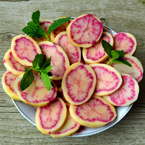 云南七彩花心土豆新鲜马铃薯丽江红心土豆大理剑川红土豆现挖现发