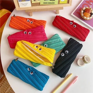 初中文具盒男款奇怪可爱小怪兽笔袋个性创意搞怪帆布卡通文具收纳