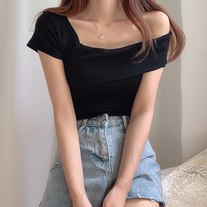 大鲸自制 设计感小众一字领斜肩上衣女夏修身显瘦漏锁骨t桖打底衫