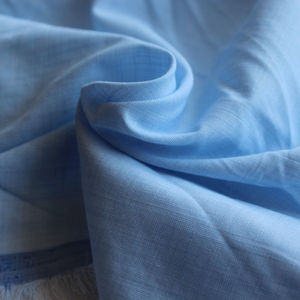 新品特价布头浅蓝色色织小格纹竹节纹棉麻布料薄略挺括140cm宽