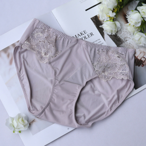 安莉芳女士蕾丝冰丝薄款舒适丝滑内裤速干性感低腰三角裤e200258