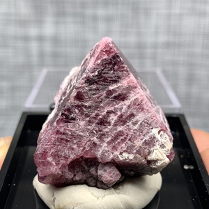 越南大晶体尖晶石单晶天然矿物晶体标本矿石原石收藏石头摆件地质