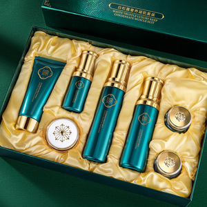 白松露新款温婷奢养凝肌7件套护肤品套装补水保湿紧致宫廷风套盒