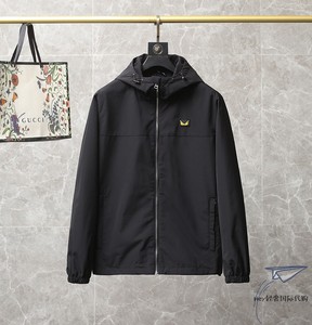 fendi 芬迪 新款小怪兽字母印花休闲连帽夹克风衣男冲锋衣外套女
