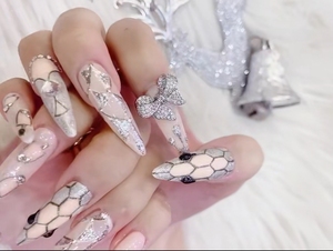 手工美甲成品粉色蛇头手绘名牌同款穿戴甲假指甲贴片光疗甲