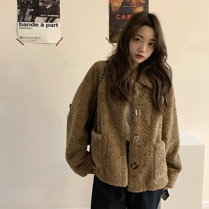 羊羔绒小外套短款女翻领