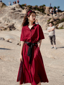 设计感极简红色连衣裙法式赫本风气质收腰显瘦海边度假衬衫长裙夏