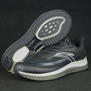 安踏弹力胶跑步鞋男