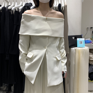 especial春季新款一字领西装外套女韩版宽松显瘦纽扣设计感小西服