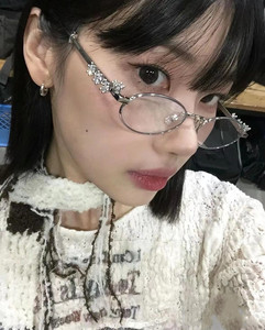 韩国金属椭圆小框水钻眼镜闪烁时尚个性网红小红书同款时尚高级感