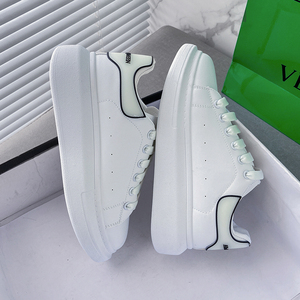 夜光麦昆小白鞋女秋冬新款韩版ins百搭学生潮厚底休闲运动板鞋子