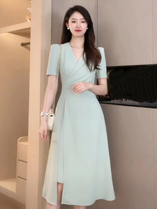 夏季2024年新款韩版时尚收腰显瘦洋气女士今年流行的短袖连衣裙女