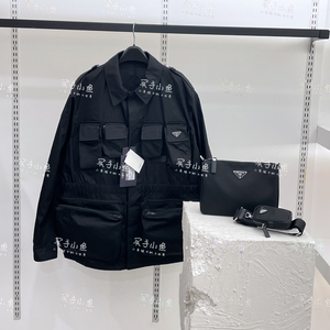 买手小鱼 24早春 PRADA 经典标牌徽标尼龙工装夹克外套 男 现货