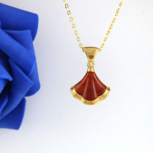 新款小裙子吊坠女 扇形红玛瑙项链气质18k镶嵌