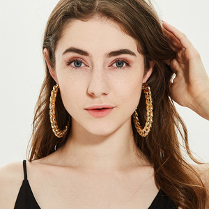 亚克力大圆环耳环